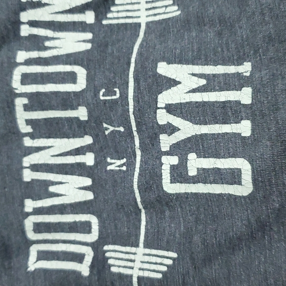 💥50% sale💥 GAP downtown gym NYC 2 layer tee szS #b480 - Picture 5 of 5